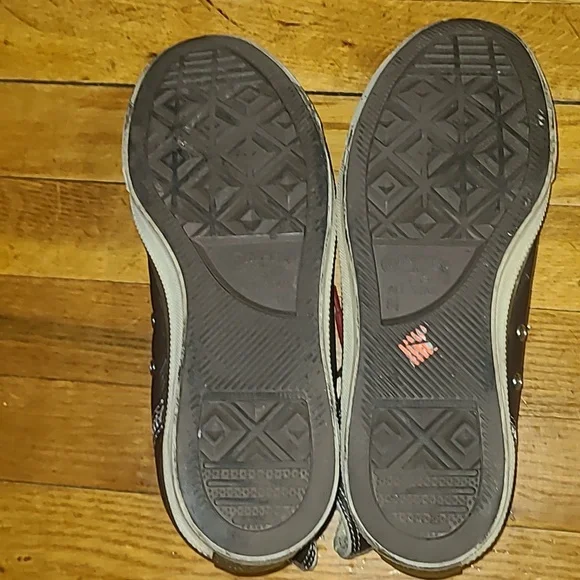 Sneakers - Picture 5 of 5